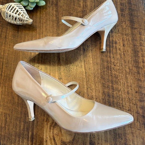 Boden |  Nude Patent Leather Mary Jane Soft Pointed Toe Heels, Size 39 (8.5) - Picture 3 of 10